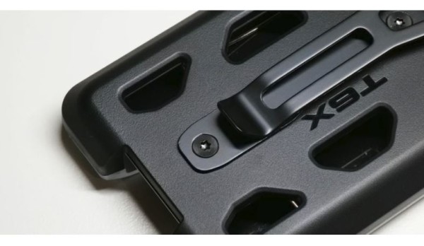 GOVO Polycarbonat T6X Badge Holder Ausweishalter